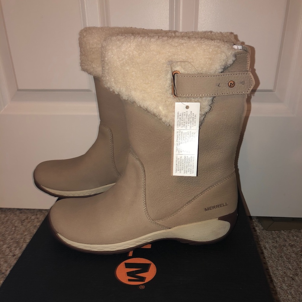 Merrell boot size 7 - Picture 6 of 6